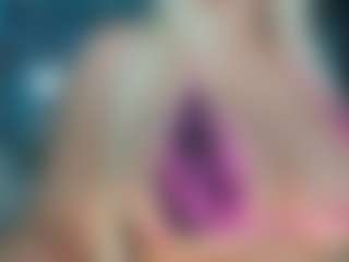 adrianna777's Live Sex Cam Show