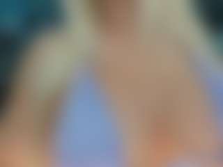 adrianna777's Live Sex Cam Show