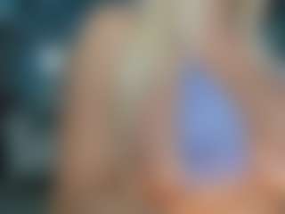 adrianna777's Live Sex Cam Show