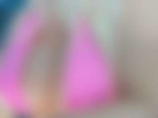 adrianna777's Live Sex Cam Show