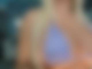 adrianna777's Live Sex Cam Show