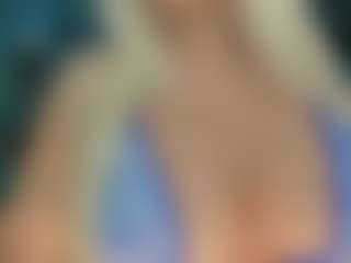 adrianna777's Live Sex Cam Show