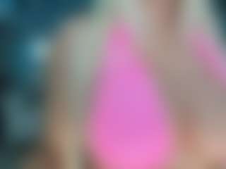 adrianna777's Live Sex Cam Show