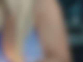 adrianna777's Live Sex Cam Show