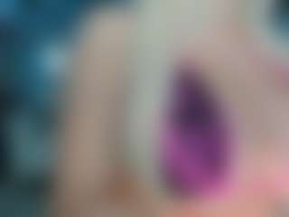 adrianna777's Live Sex Cam Show