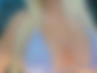 adrianna777's Live Sex Cam Show