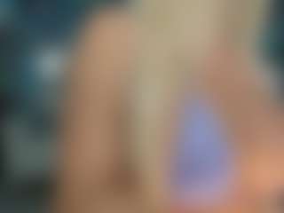 adrianna777's Live Sex Cam Show