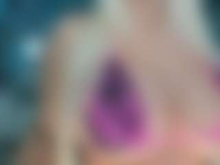adrianna777's Live Sex Cam Show