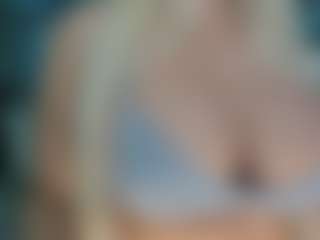 adrianna777's Live Sex Cam Show