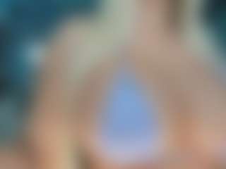adrianna777's Live Sex Cam Show