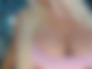 adrianna777's Live Sex Cam Show