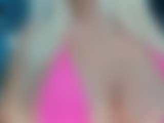 adrianna777's Live Sex Cam Show