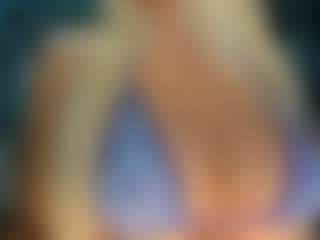 adrianna777's Live Sex Cam Show