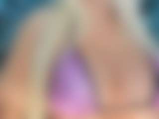 adrianna777's Live Sex Cam Show
