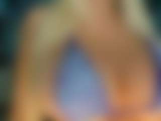 adrianna777's Live Sex Cam Show
