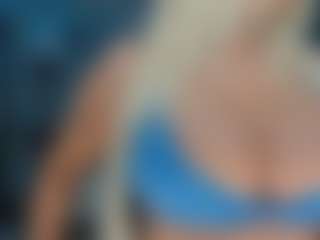 adrianna777's Live Sex Cam Show
