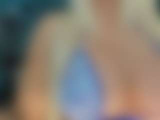 adrianna777's Live Sex Cam Show