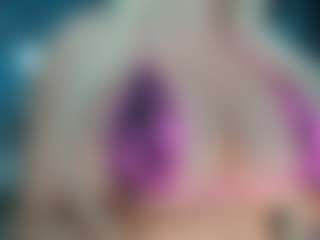 adrianna777's Live Sex Cam Show