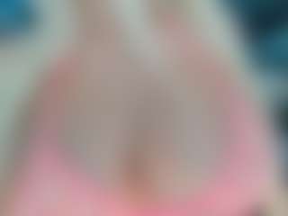 adrianna777's Live Sex Cam Show