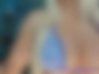 adrianna777's Live Sex Cam Show