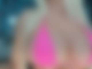 adrianna777's Live Sex Cam Show