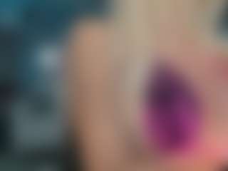 adrianna777's Live Sex Cam Show