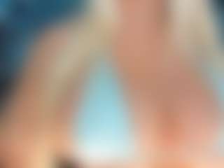 adrianna777's Live Sex Cam Show