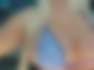 adrianna777's Live Sex Cam Show