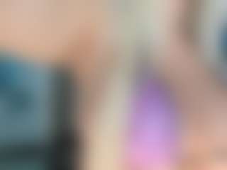 adrianna777's Live Sex Cam Show