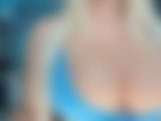 adrianna777's Live Sex Cam Show