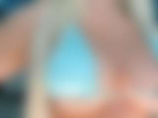 adrianna777's Live Sex Cam Show