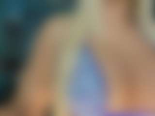 adrianna777's Live Sex Cam Show