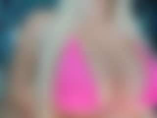 adrianna777's Live Sex Cam Show