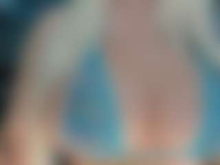 adrianna777's Live Sex Cam Show
