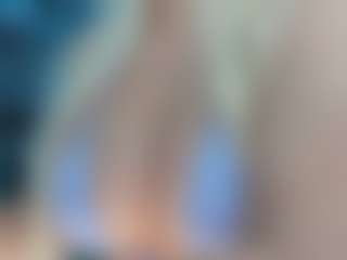 adrianna777's Live Sex Cam Show