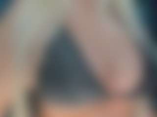 adrianna777's Live Sex Cam Show