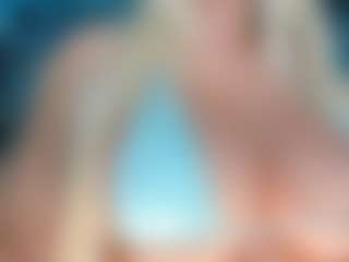 adrianna777's Live Sex Cam Show