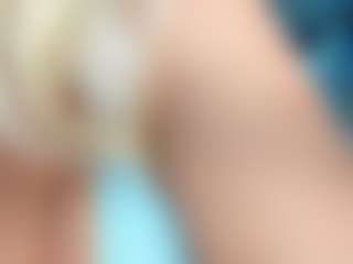 adrianna777's Live Sex Cam Show