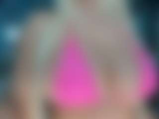adrianna777's Live Sex Cam Show