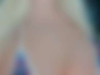 adrianna777's Live Sex Cam Show