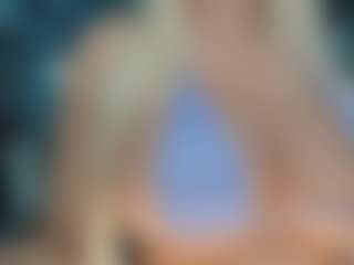 adrianna777's Live Sex Cam Show