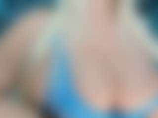 adrianna777's Live Sex Cam Show