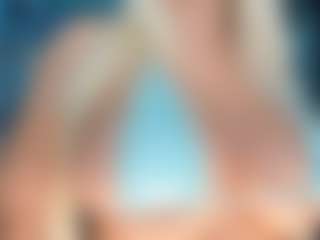 adrianna777's Live Sex Cam Show