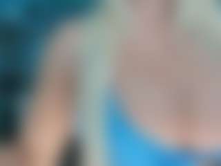 adrianna777's Live Sex Cam Show