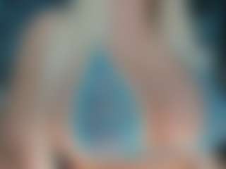 adrianna777's Live Sex Cam Show