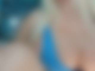 adrianna777's Live Sex Cam Show