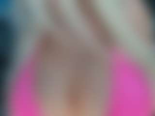 adrianna777's Live Sex Cam Show