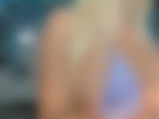 adrianna777のライブセックスチャットショー