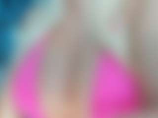 adrianna777's Live Sex Cam Show