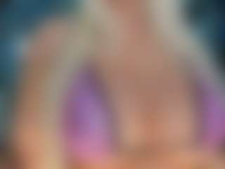 adrianna777's Live Sex Cam Show